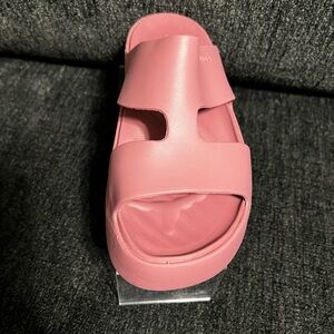 CROCS Women's Sandals in Soft Pink